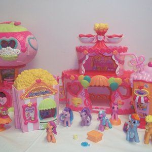 My Little Pony Ponyville LOT OF TOYS